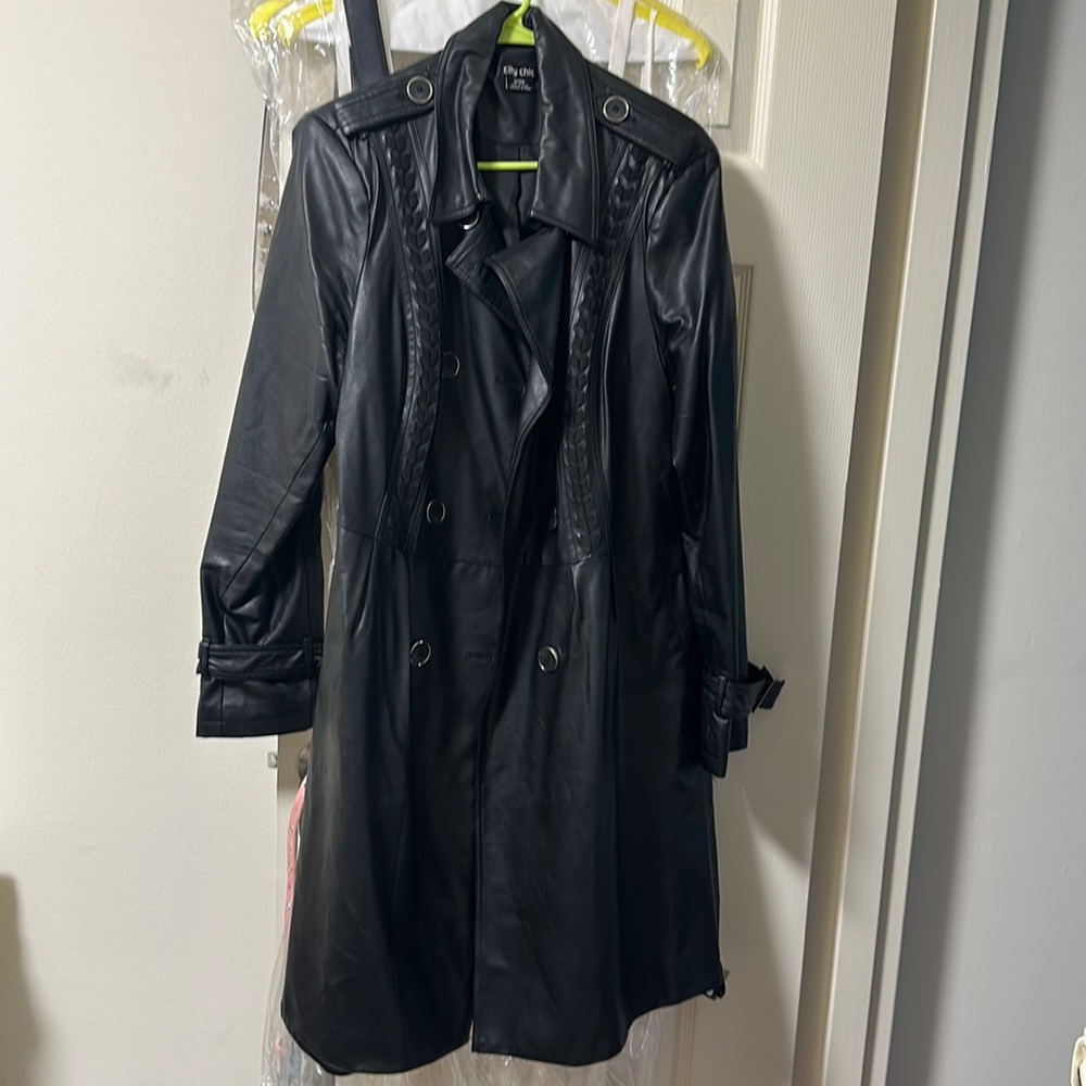 Leather coat hood condition